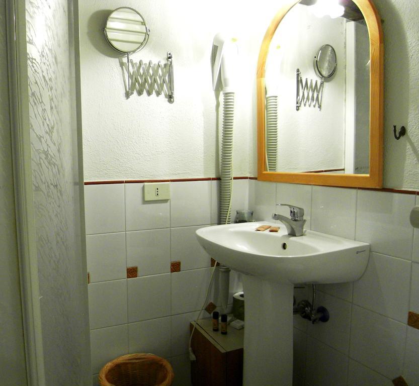 Guest House Il Borgo Di Sempronio 森普罗尼亚诺 客房 照片