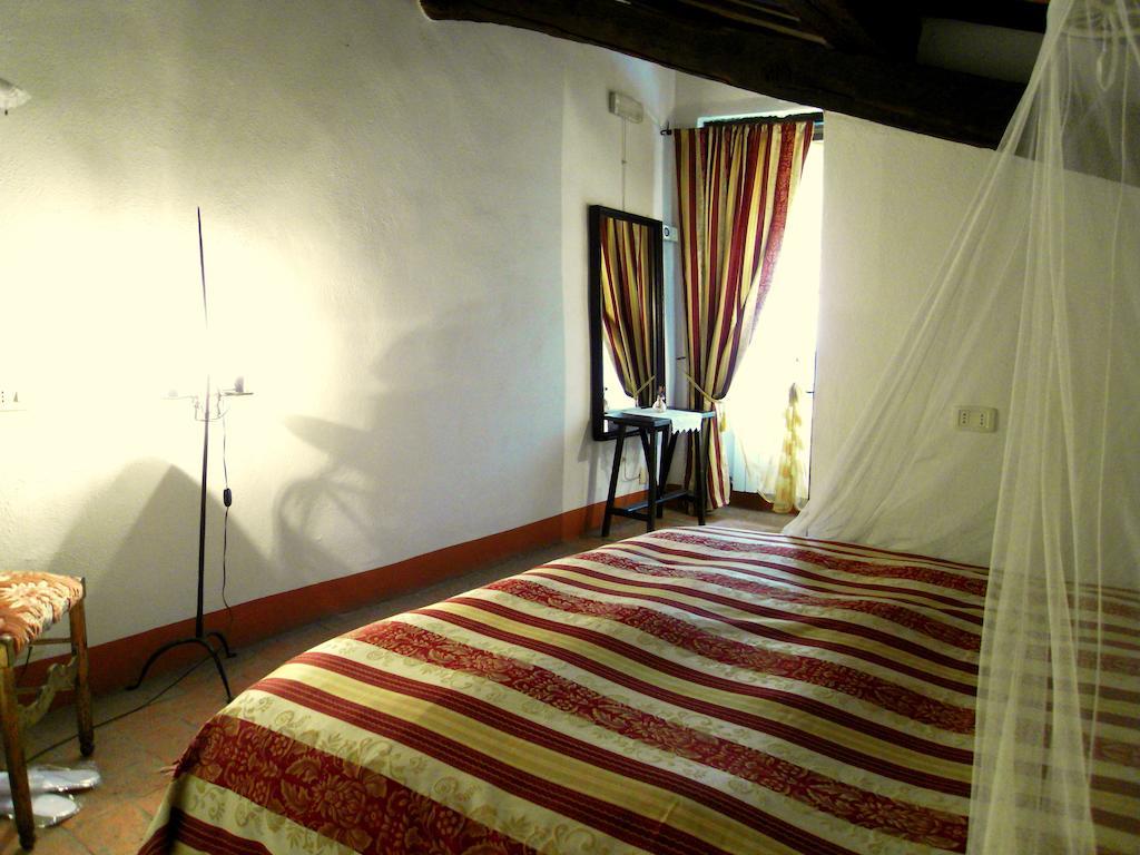 Guest House Il Borgo Di Sempronio 森普罗尼亚诺 客房 照片