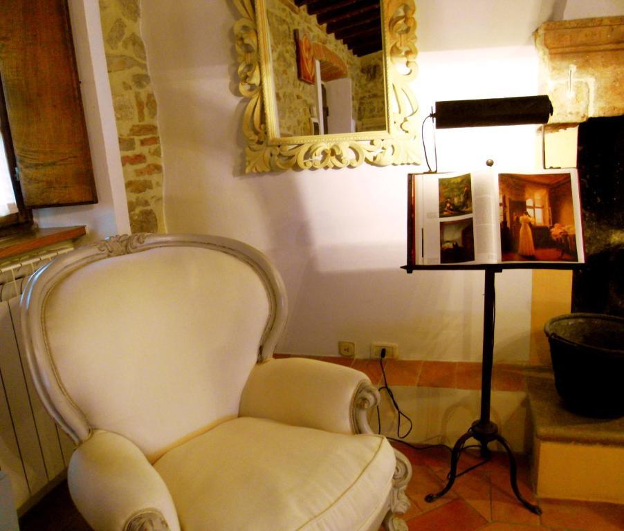 Guest House Il Borgo Di Sempronio 森普罗尼亚诺 客房 照片