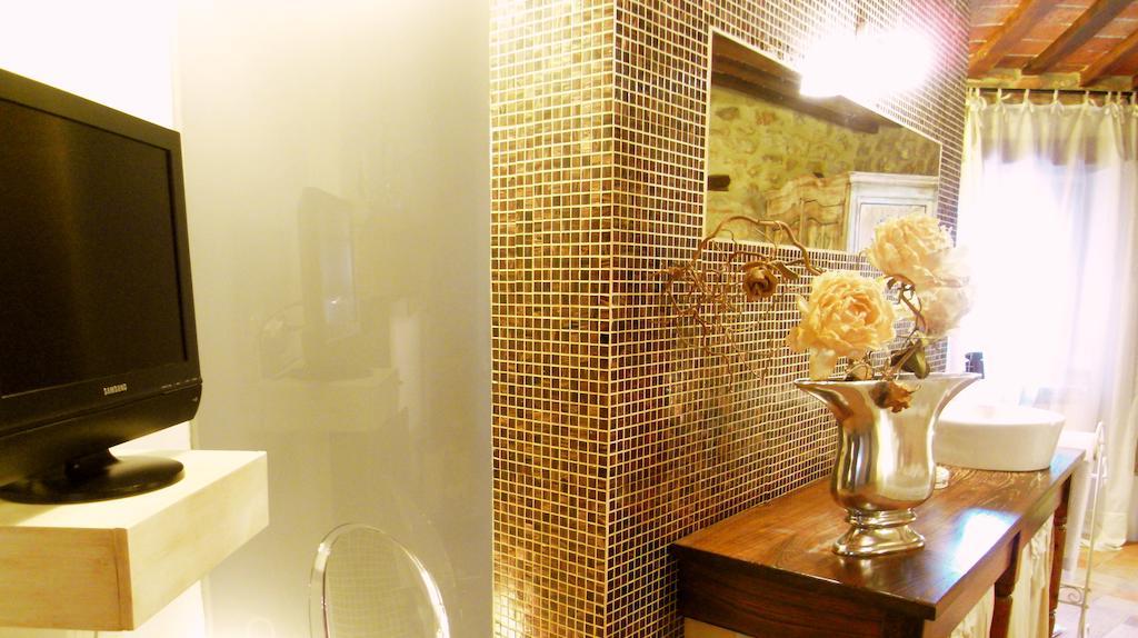 Guest House Il Borgo Di Sempronio 森普罗尼亚诺 客房 照片