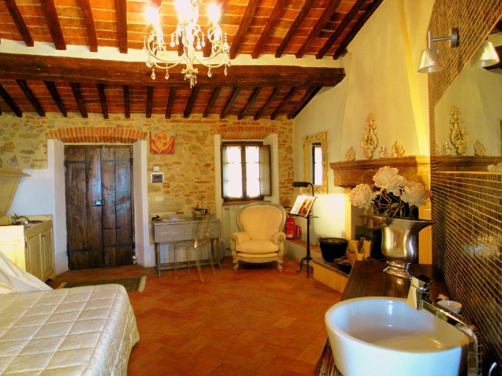 Guest House Il Borgo Di Sempronio 森普罗尼亚诺 客房 照片